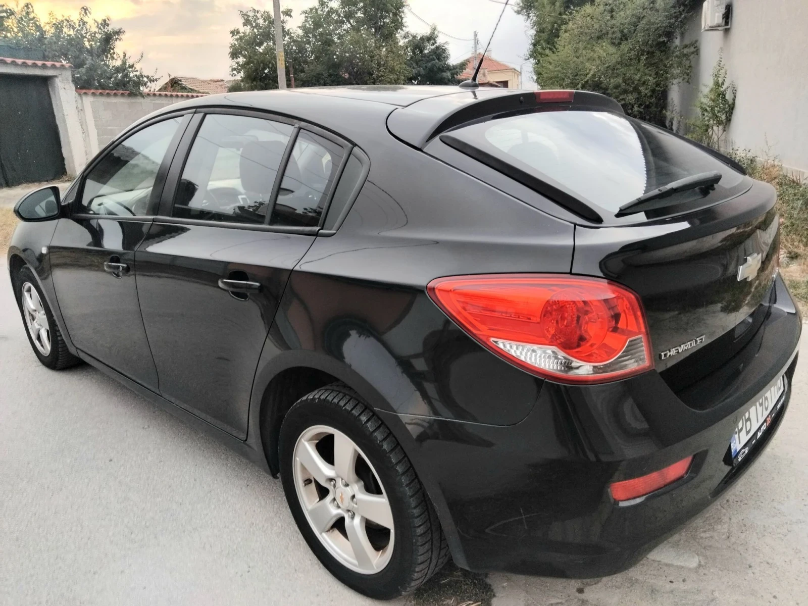 Chevrolet Cruze 1.6i16V+ КЛИМА + ГАЗ. 2012г, снимка 2 - Автомобили и джипове - 55956892