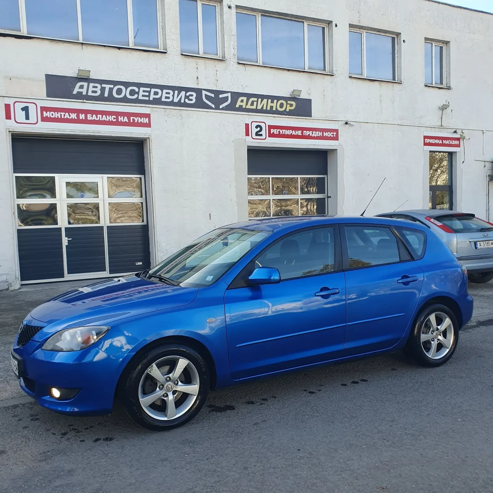 Mazda 3 1.6i, снимка 2 - Автомобили и джипове - 56636398