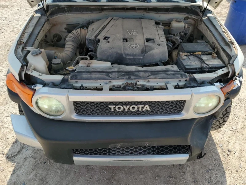 Toyota Fj cruiser, снимка 4 - Автомобили и джипове - 48737446