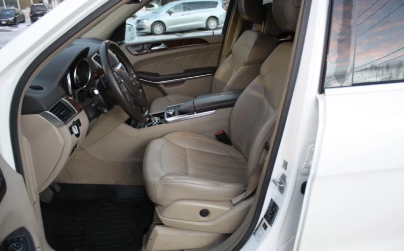 Mercedes-Benz GL 350 AMG * * 7 МЕСТА * * CARFAX * * АВТО КРЕДИТ * * , снимка 8 - Автомобили и джипове - 53193289