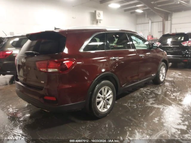 Kia Sorento 2.4L LX, снимка 5 - Автомобили и джипове - 48585146