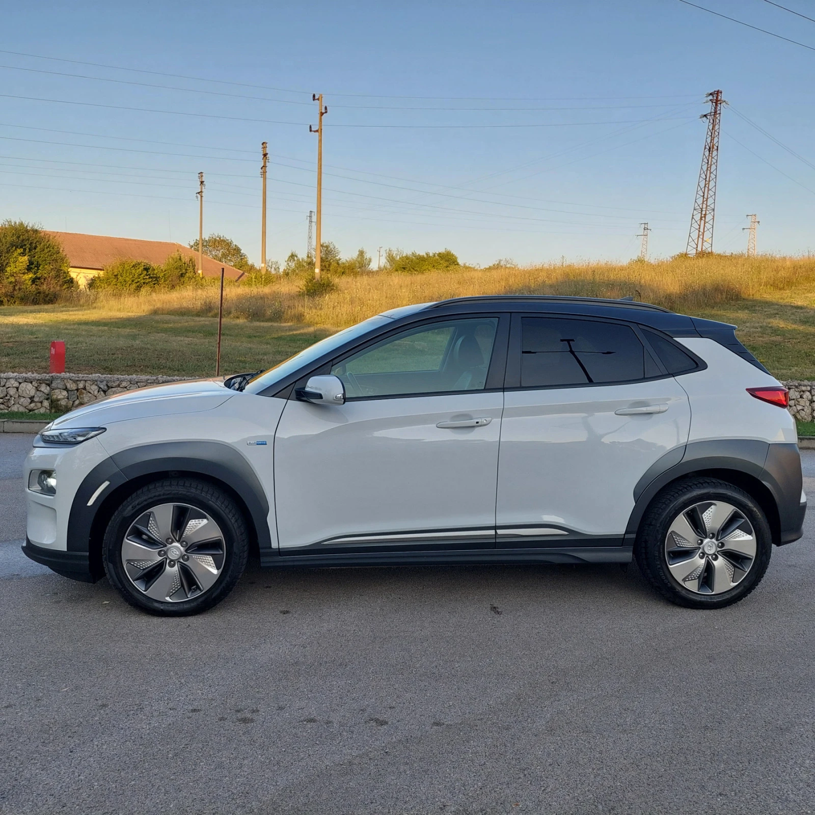 Hyundai Kona 64KWh PREMIUM/FULL ASS/KRELL/DISTRONIC, гаранция 6 - изображение 2