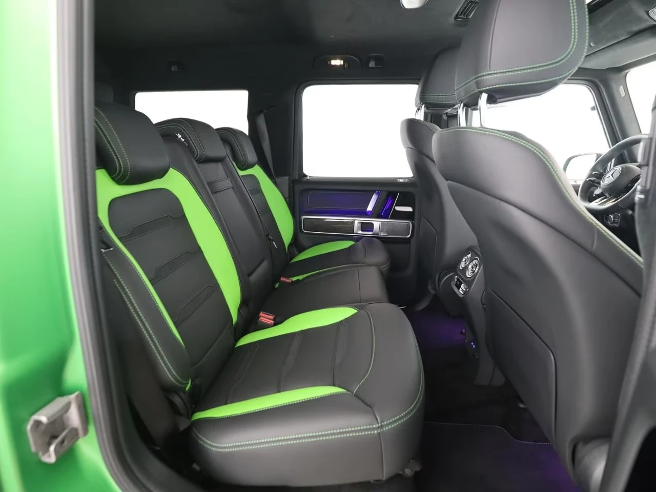 Mercedes-Benz G 63 AMG 4-MATIC MAGNO GREEN-HELL NIGHT CARBON, снимка 15 - Автомобили и джипове - 54671231