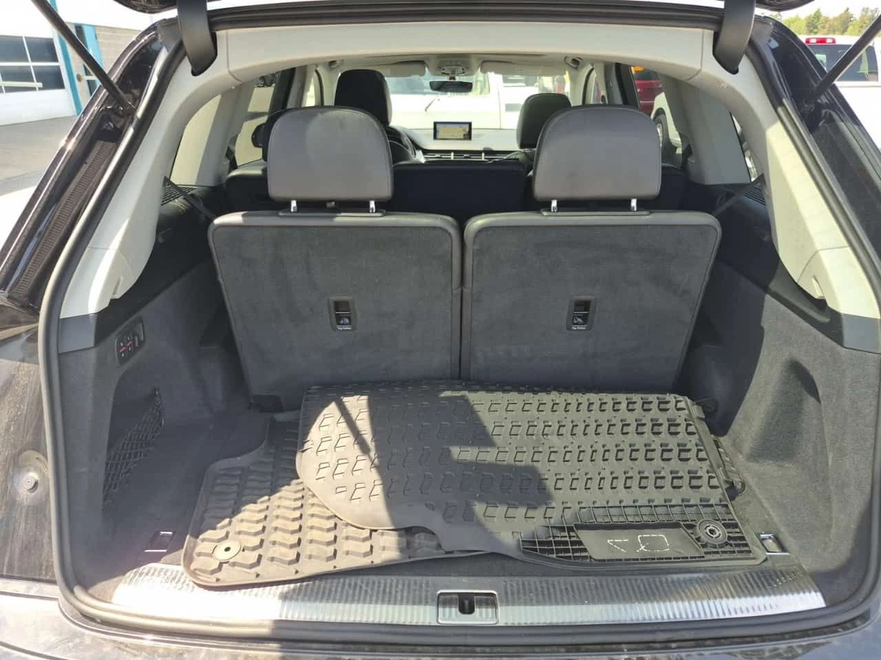 Audi Q7 * PROGRESSIV * CARFAX * ЦЕНА ДО БГ, снимка 17 - Автомобили и джипове - 54873964