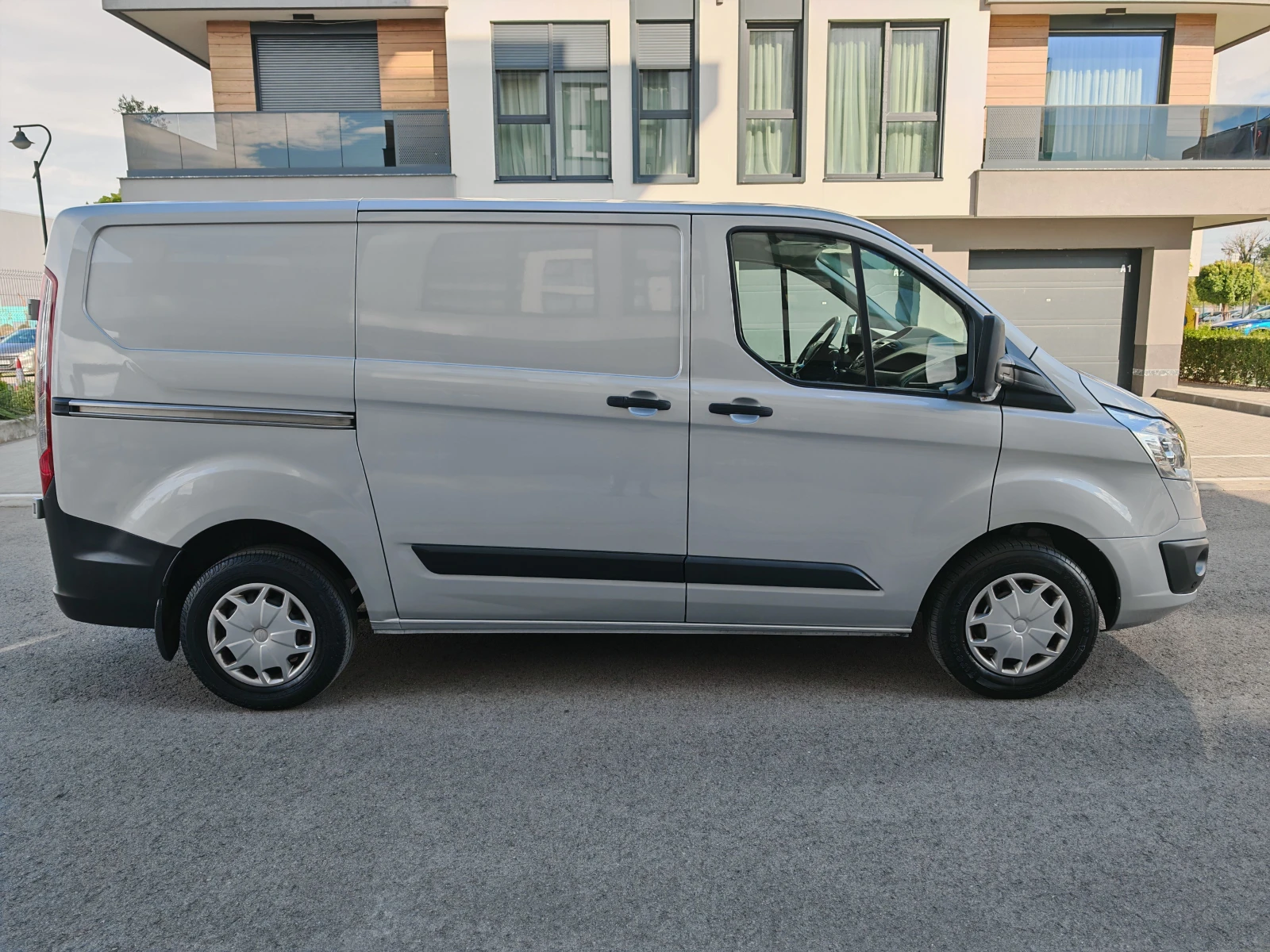 Ford Transit Custom 2.0 DIZEL 170 KN - изображение 6