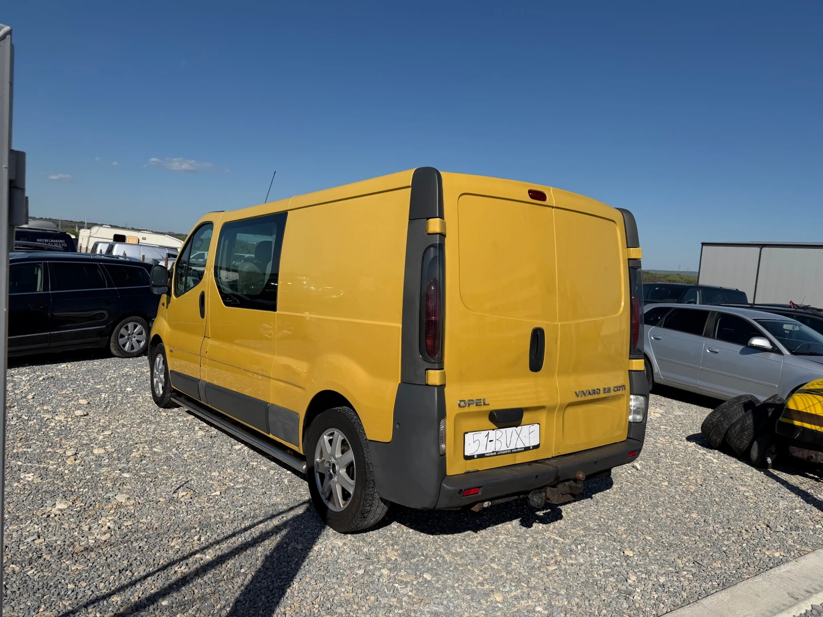 Opel Vivaro 2.5 CDTI, снимка 8 - Бусове и автобуси - 54428907