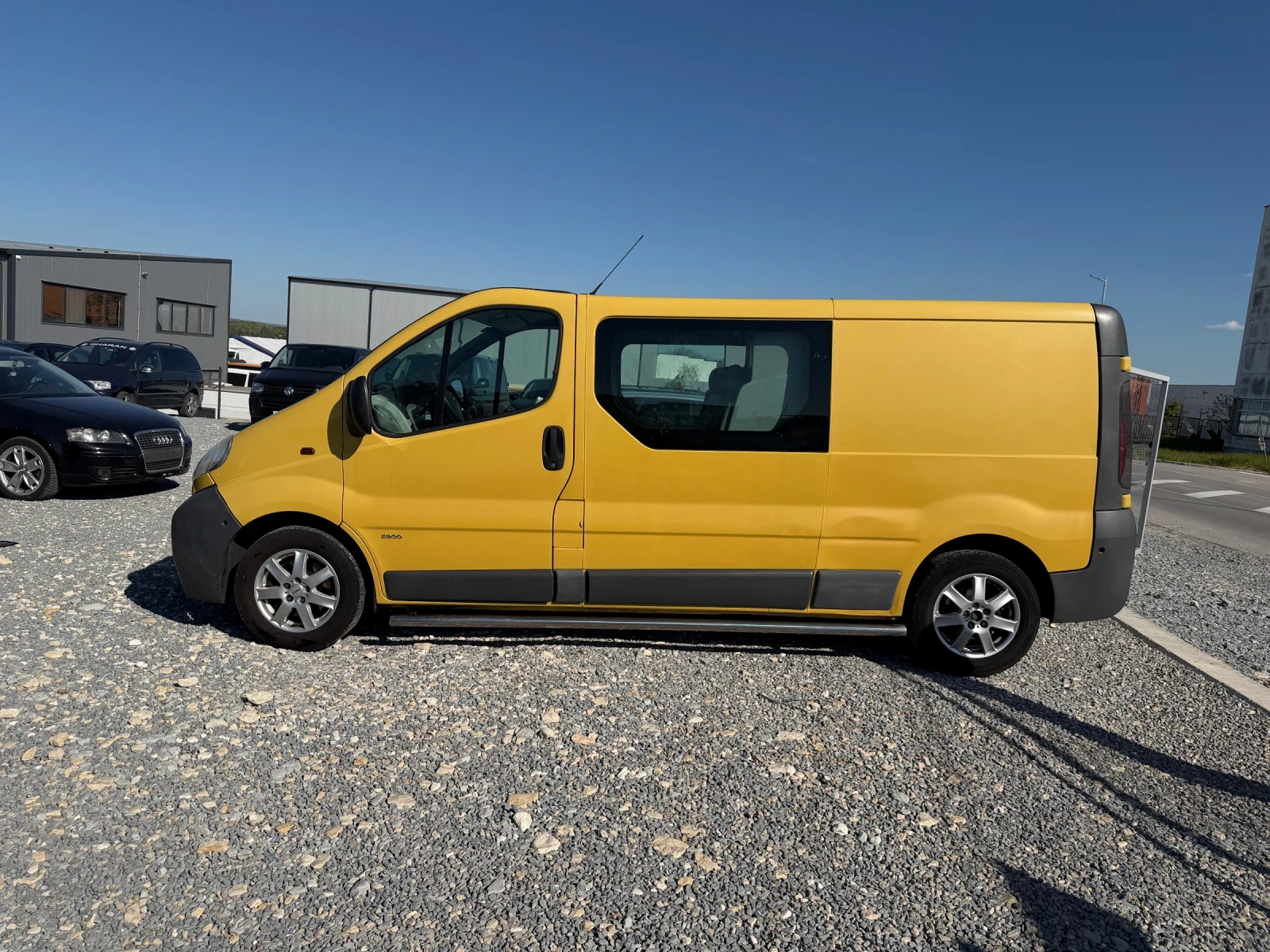 Opel Vivaro 2.5 CDTI, снимка 3 - Бусове и автобуси - 54428907