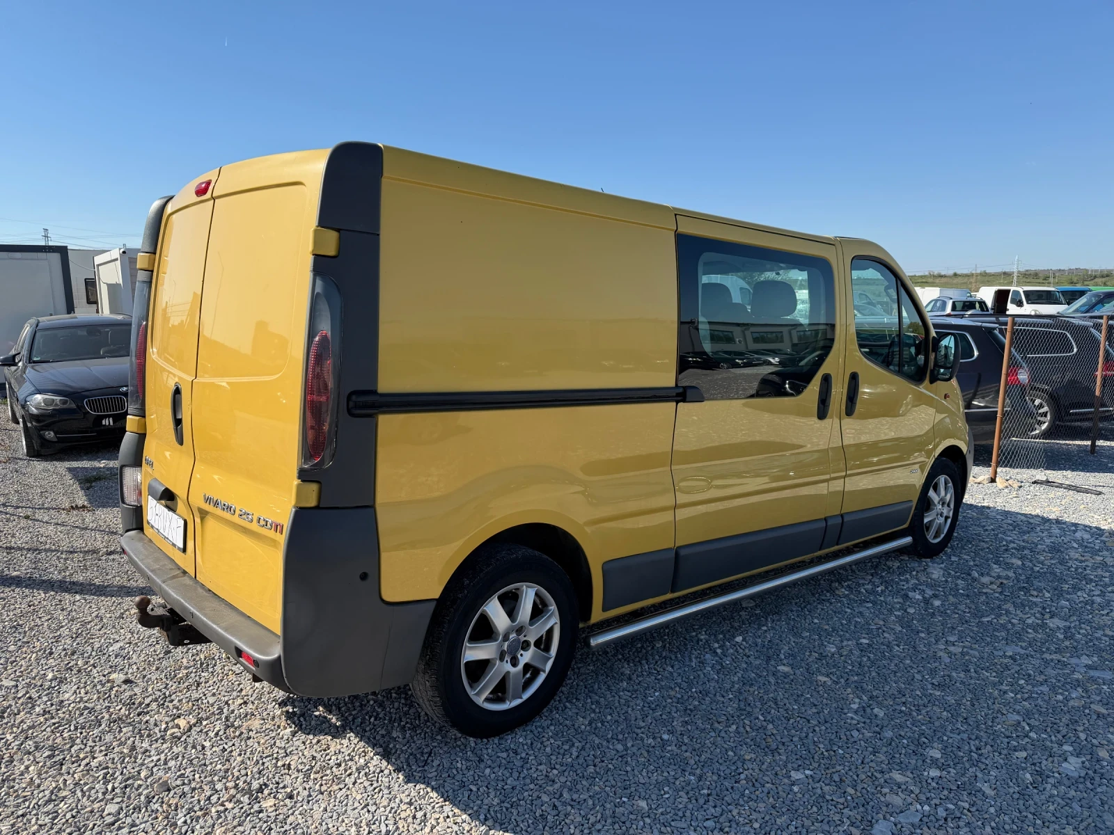 Opel Vivaro 2.5 CDTI, снимка 6 - Бусове и автобуси - 54428907