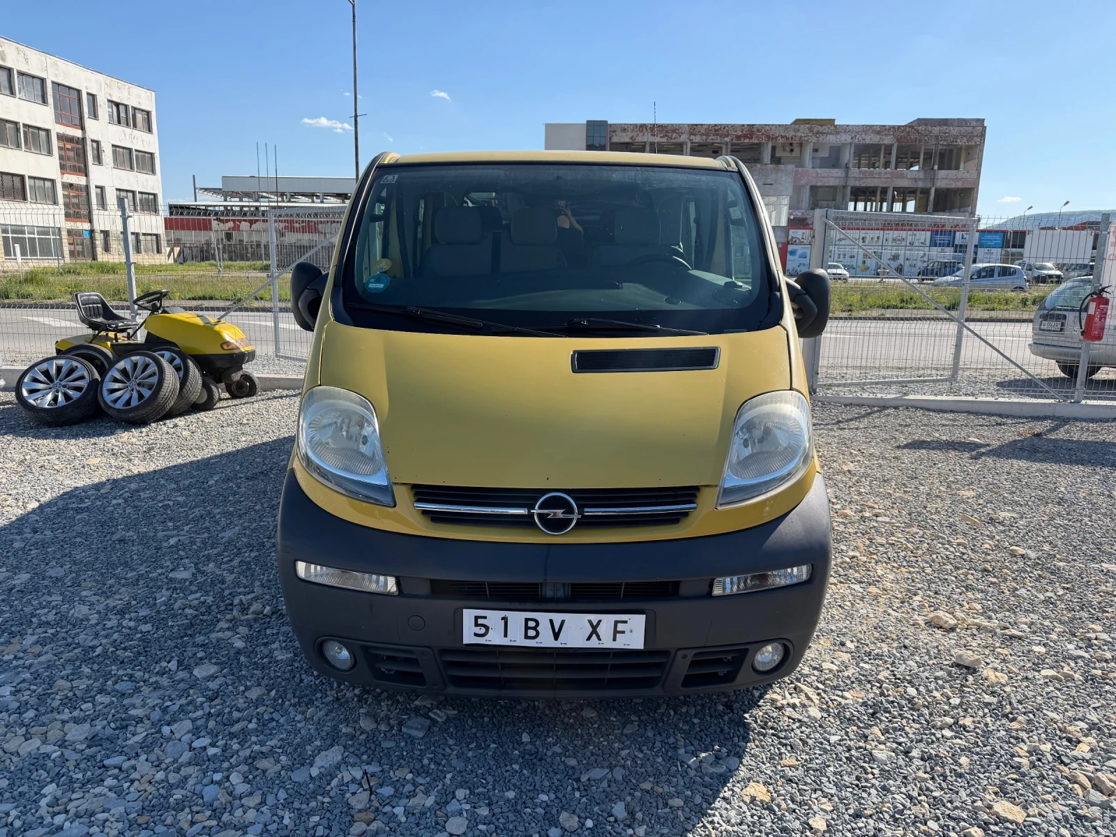 Opel Vivaro 2.5 CDTI, снимка 2 - Бусове и автобуси - 54428907