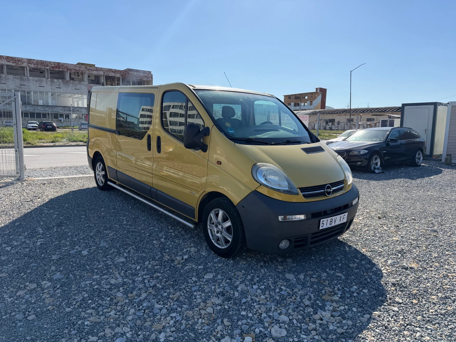 Opel Vivaro 2.5 CDTI, снимка 4 - Бусове и автобуси - 54428907