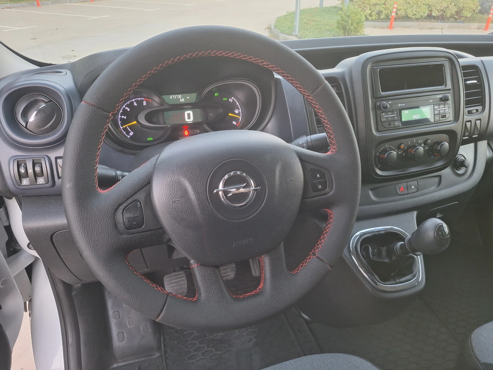 Opel Vivaro 8+ 1 ДЪЛГА БАЗА КЛИМА ЕВРО6b, снимка 11 - Бусове и автобуси - 56121326