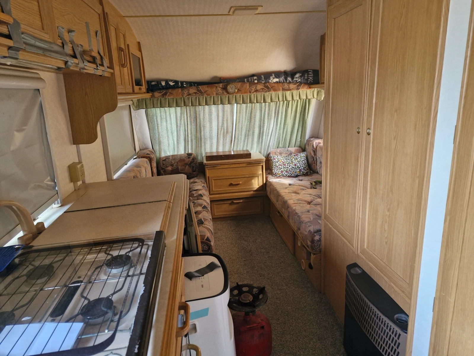 Каравана Avondale Korfu, снимка 2 - Каравани и кемпери - 53986265