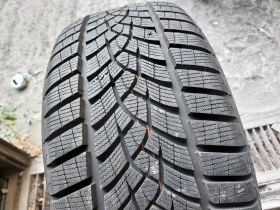 Гуми Зимни 245/45R18, снимка 2