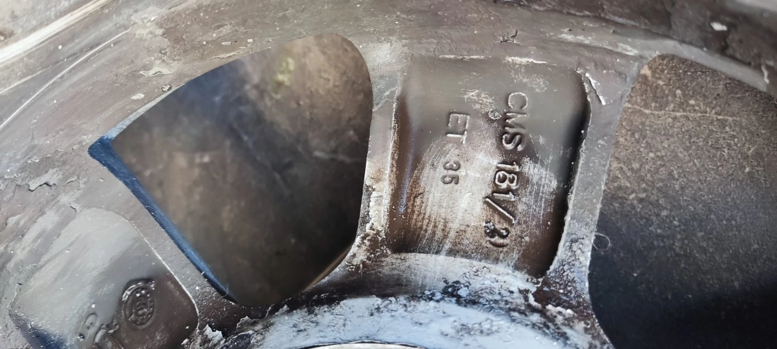 Гуми с джанти BF Goodrich 185/60R14, снимка 4 - Гуми и джанти - 54330813