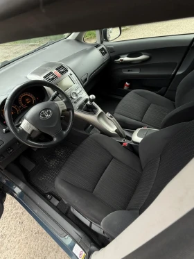 Toyota Auris D4D, снимка 10