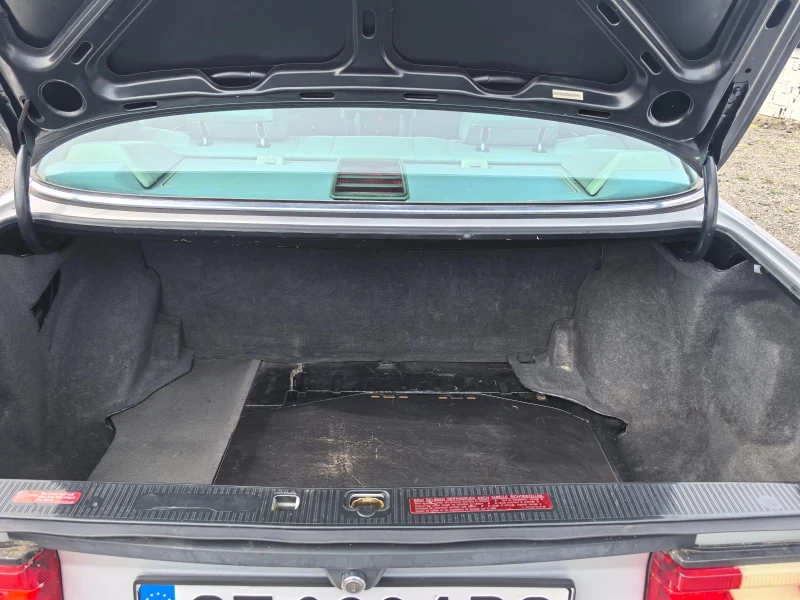 Mercedes-Benz 126 300SE 3.0i, снимка 11 - Автомобили и джипове - 51093741