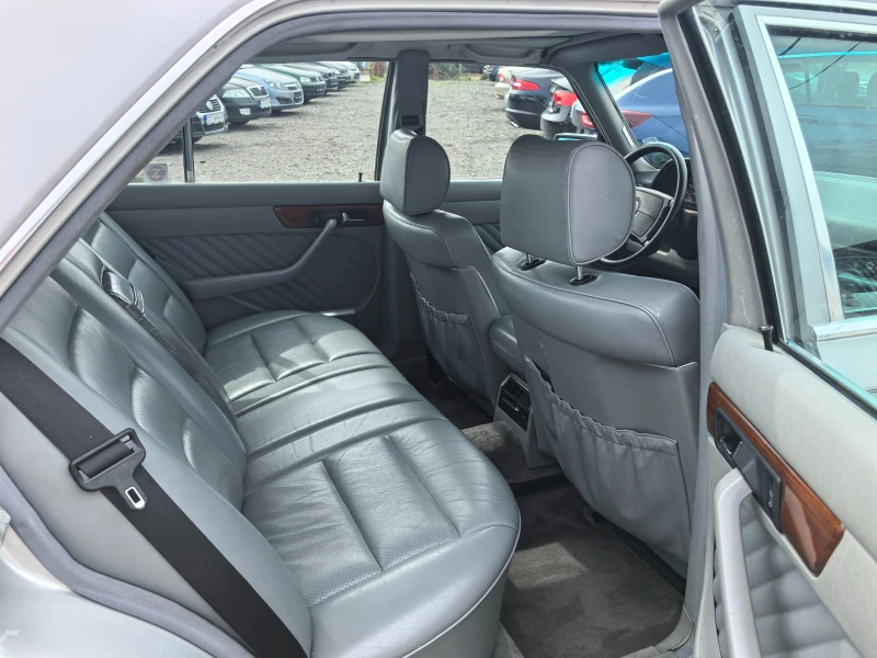 Mercedes-Benz 126 300SE 3.0i, снимка 12 - Автомобили и джипове - 51093741