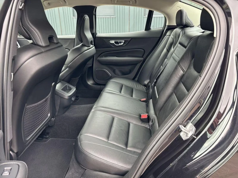 Volvo S60 B4/197HP/INSCRIPTION/CAM/LED/NAVI/ACC/DIGITAL/714v, снимка 13 - Автомобили и джипове - 51652021