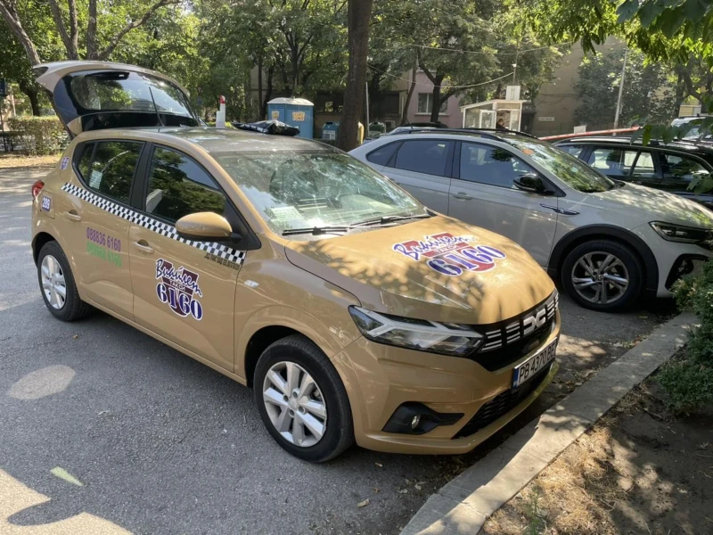 Dacia Sandero 1.0i* 39000км.* , снимка 10 - Автомобили и джипове - 51860847