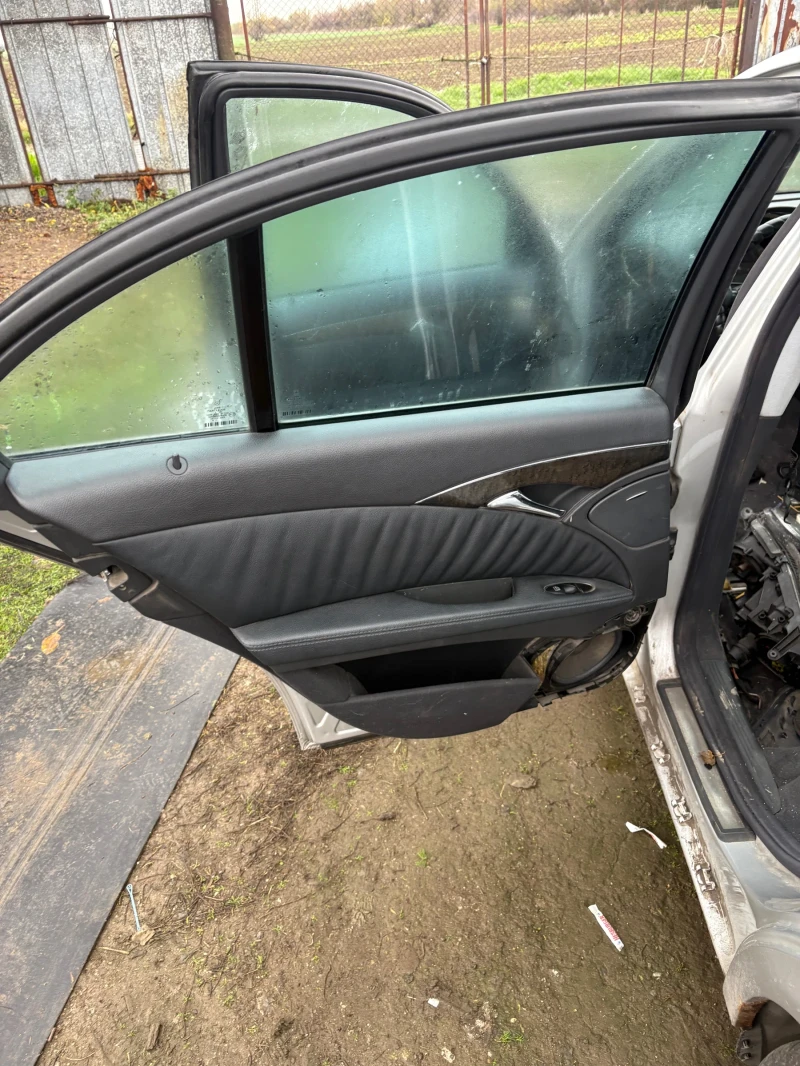 Mercedes-Benz 220, снимка 8 - Автомобили и джипове - 52582539