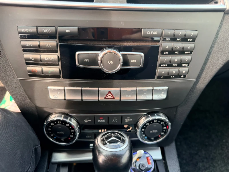 Mercedes-Benz C 200, снимка 9 - Автомобили и джипове - 53394328