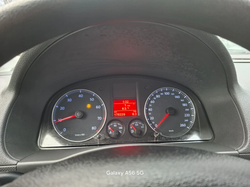 VW Caddy 1, 6 BENZIN 102кс., снимка 8 - Автомобили и джипове - 53395886