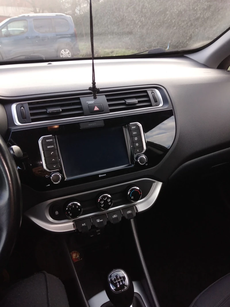 Kia Rio, снимка 7 - Автомобили и джипове - 53402917
