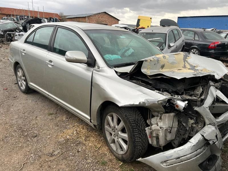 Toyota Avensis 2.0D4D, снимка 4 - Автомобили и джипове - 36315802