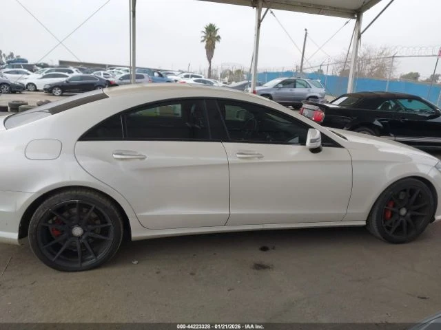 Mercedes-Benz CLS 550 Червена кожа* Подгрев* Harman Kardon* НОЩЕН ТЪРГ, снимка 13 - Автомобили и джипове - 53382739