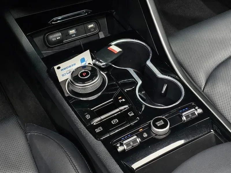 Kia K5 2.0 Prestige, снимка 9 - Автомобили и джипове - 55738752