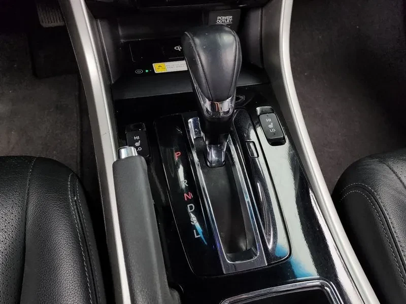 Honda Accord 2.4 9Th Generation, снимка 17 - Автомобили и джипове - 55841568