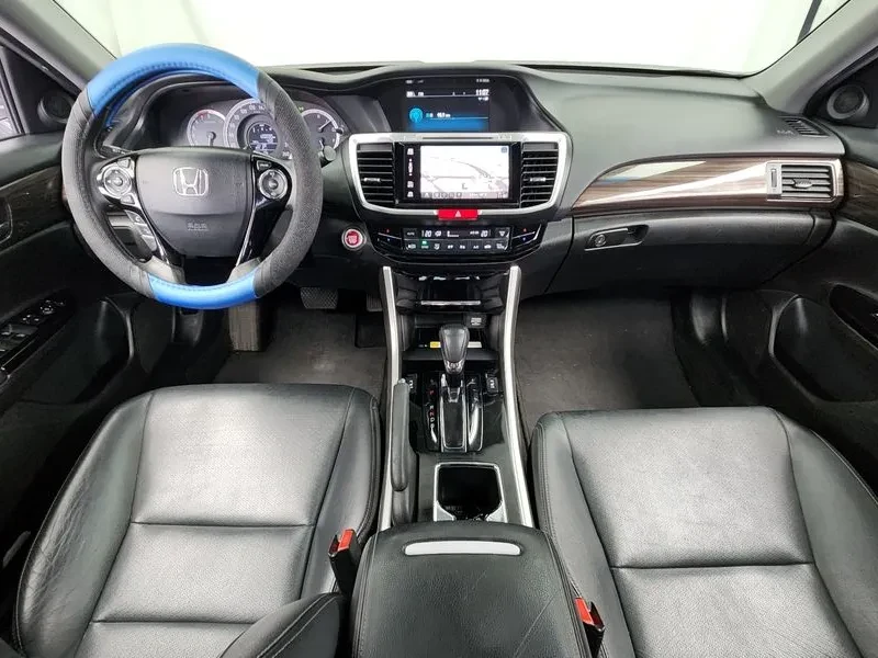Honda Accord 2.4 9Th Generation, снимка 13 - Автомобили и джипове - 55841568