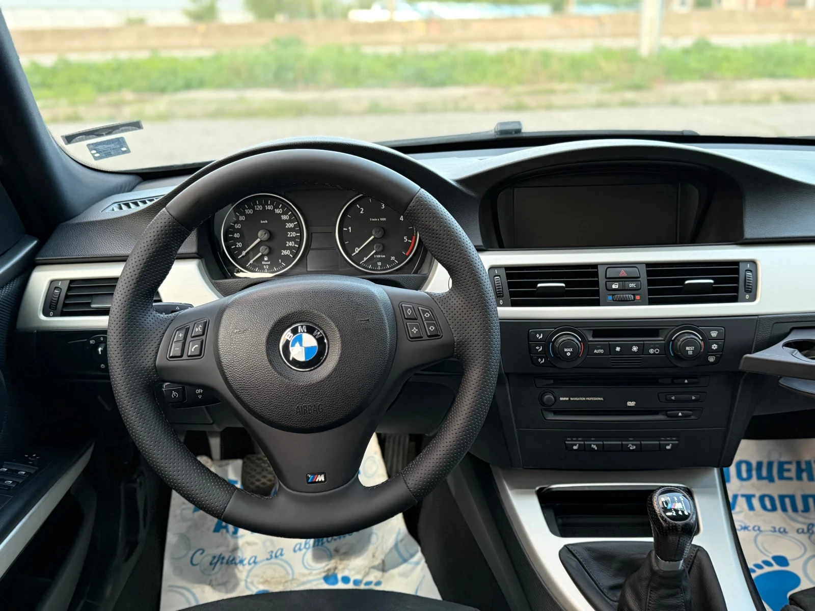 BMW 330 M-PACK* KeylessGO* NAVI*  - изображение 9