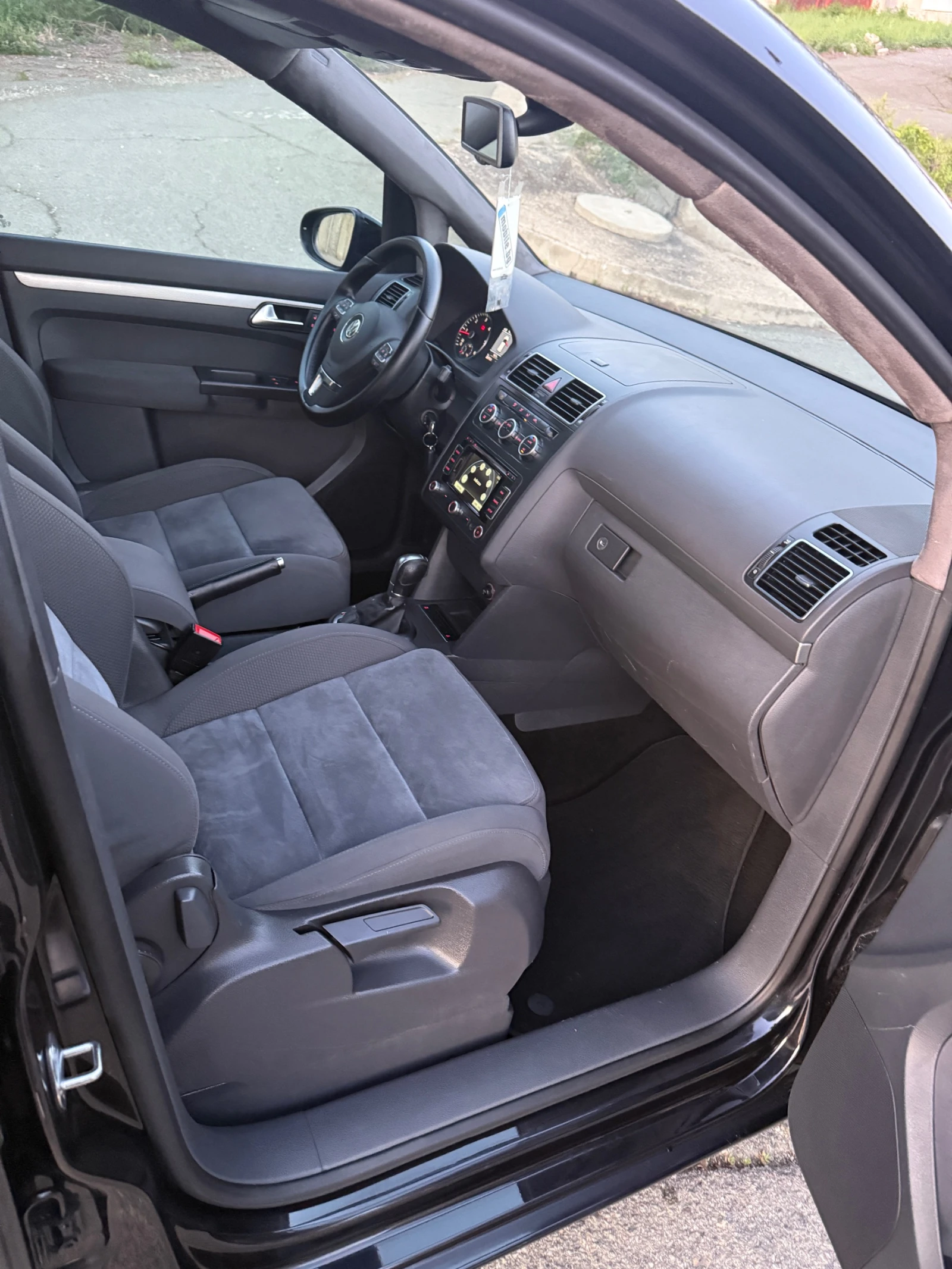 VW Touran AVTOMATIK-UNIKAT | Mobile.bg — изображение 11