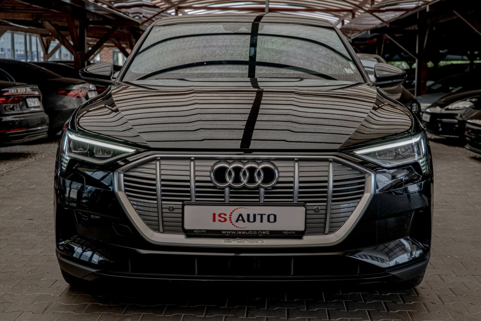 Audi E-Tron 55/95kWh/Quattro/Advance//Distronic/Lane Ass | Mobile.bg   1