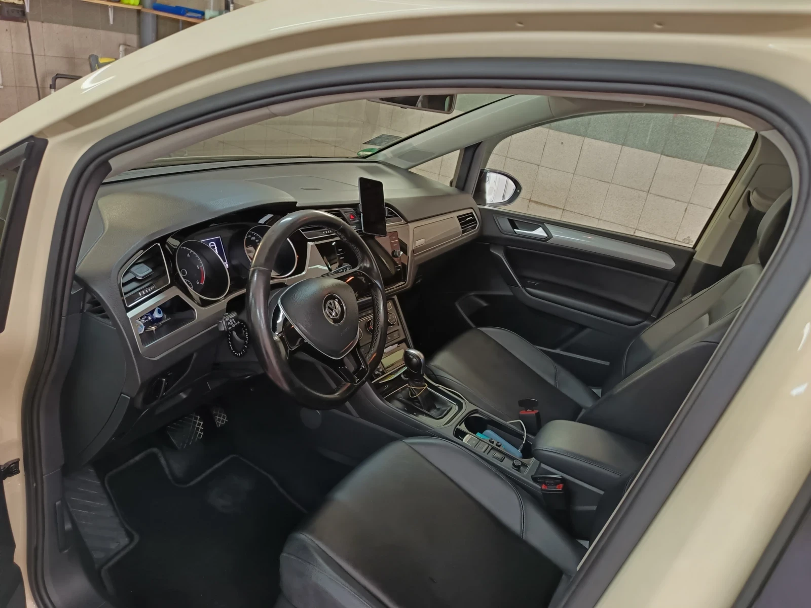 VW Touran  - изображение 8