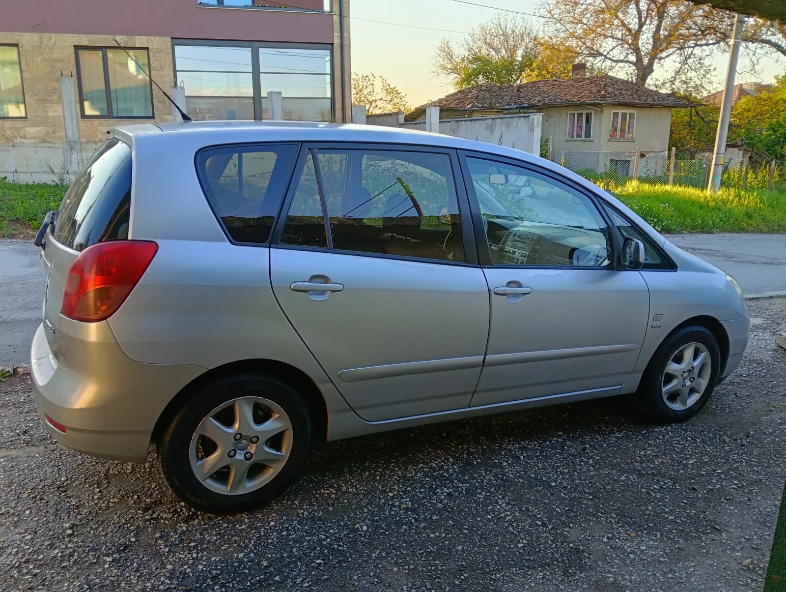 Toyota Corolla verso, снимка 3 - Автомобили и джипове - 54383127