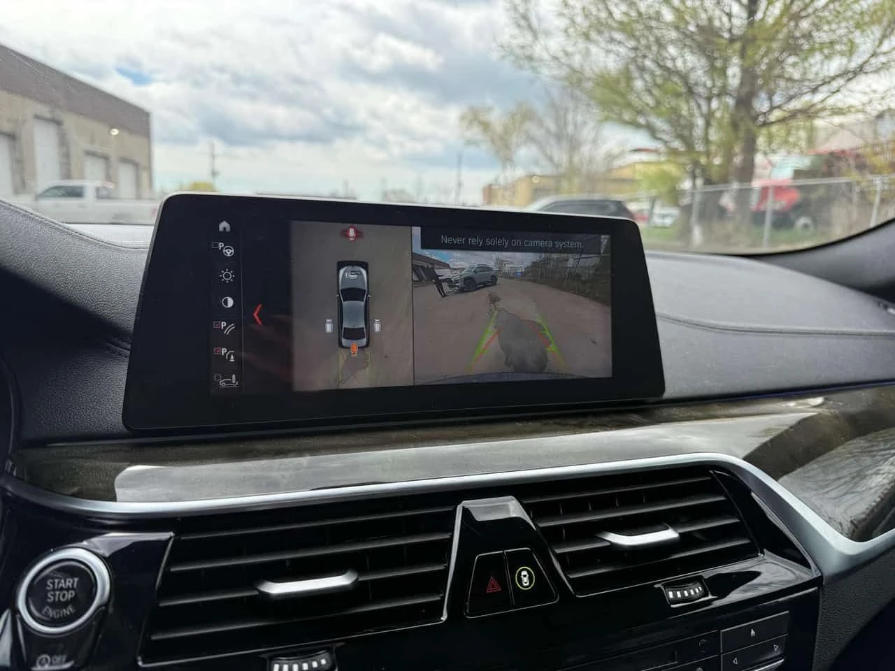 BMW 540 xDrive / 360 / DISTRONIC / Harman Kardon , снимка 14 - Автомобили и джипове - 54563128