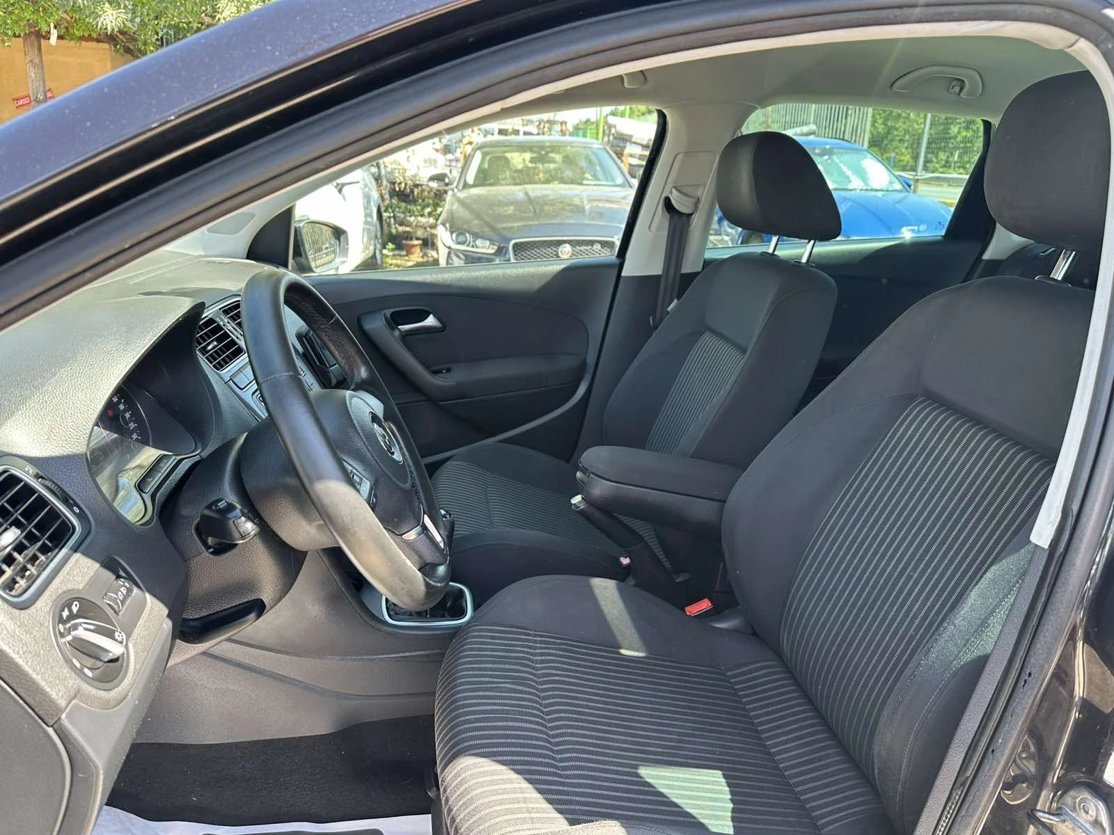 VW Polo 1.6Bifuel Навигация , снимка 9 - Автомобили и джипове - 55477784