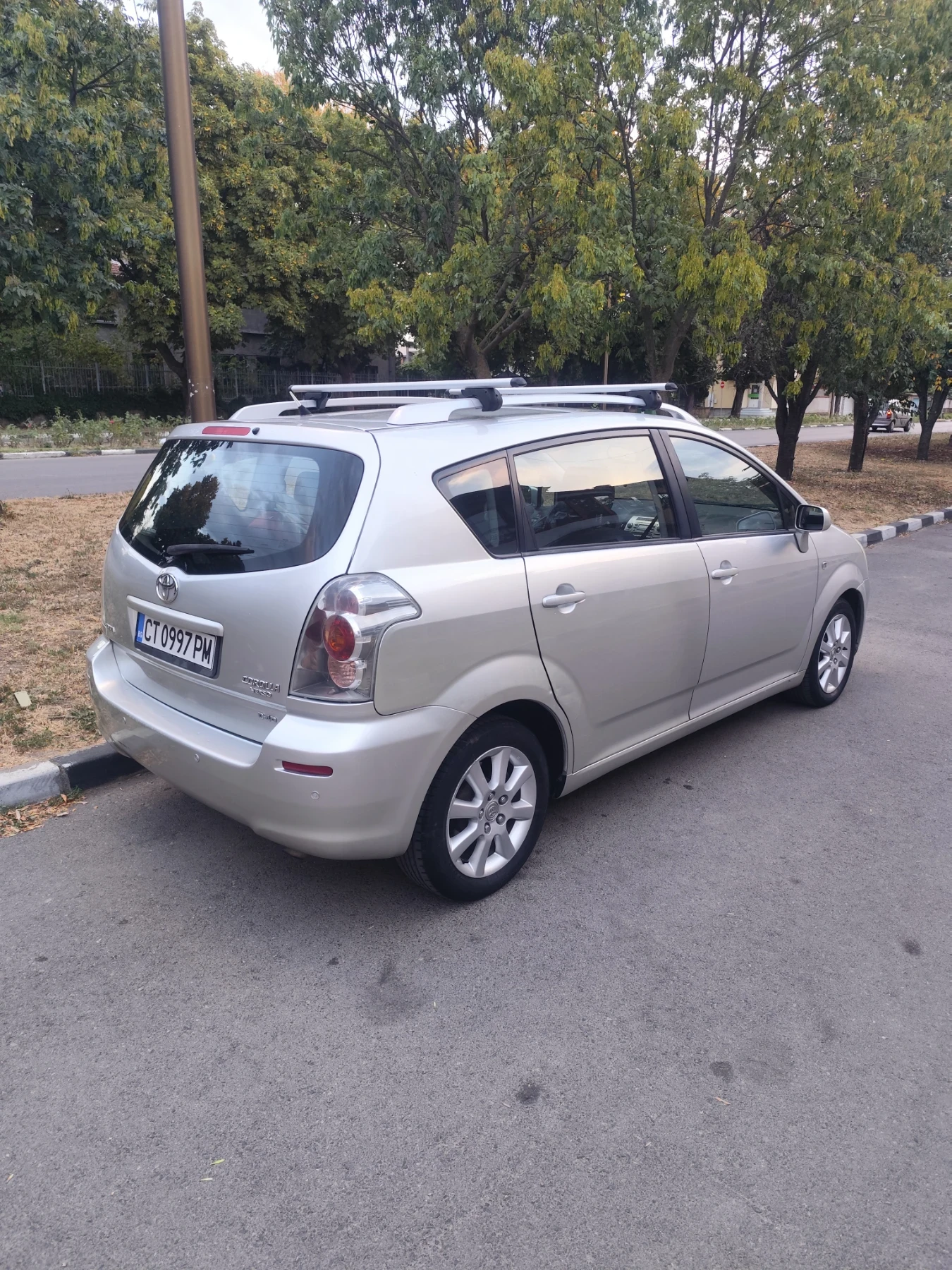 Toyota Corolla verso D4D, снимка 2 - Автомобили и джипове - 55780472