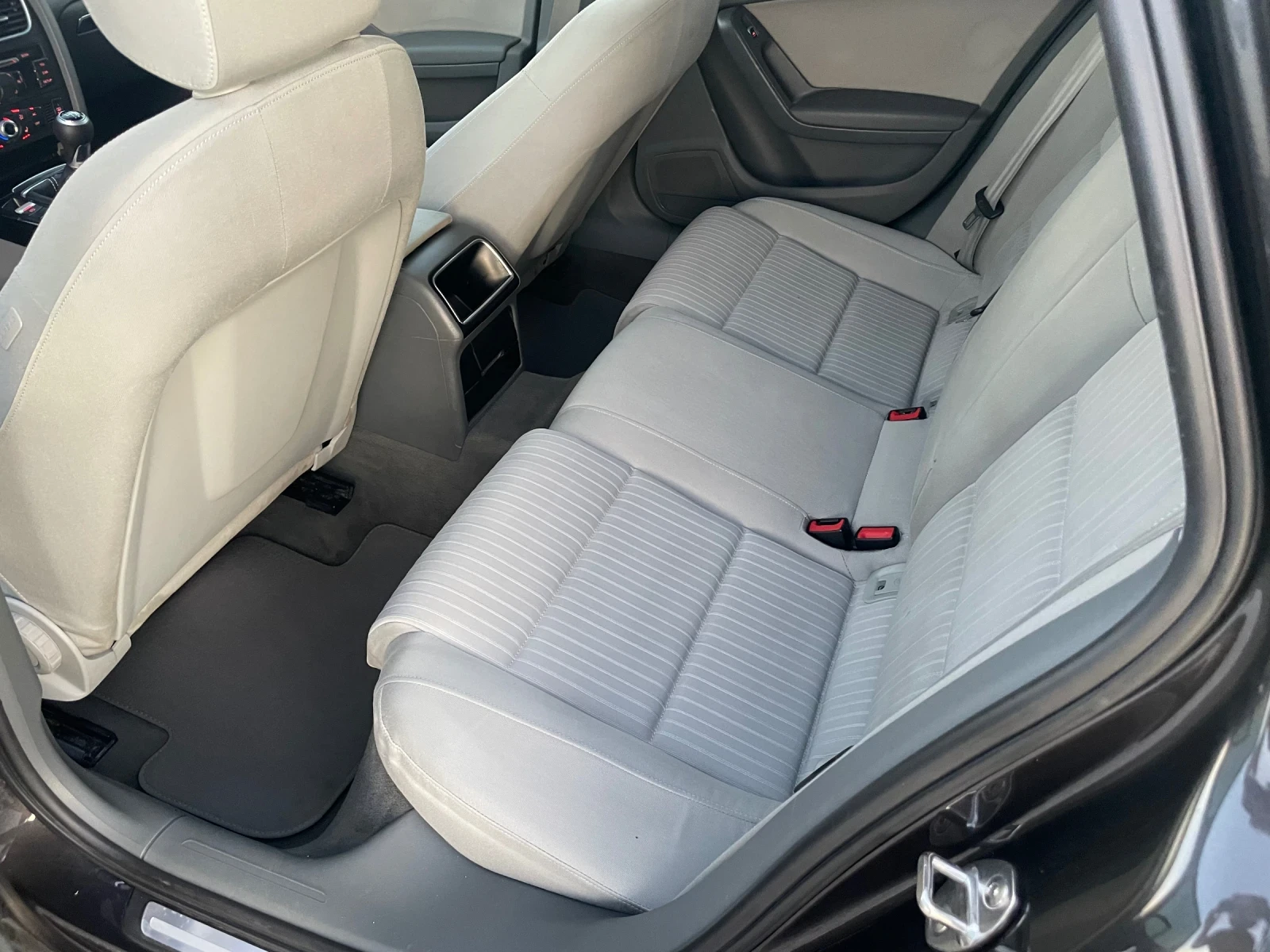 Audi A4 2.0TDI FACE LED ПОДГРЕВ BI-XENON 143КС, снимка 16 - Автомобили и джипове - 56086845
