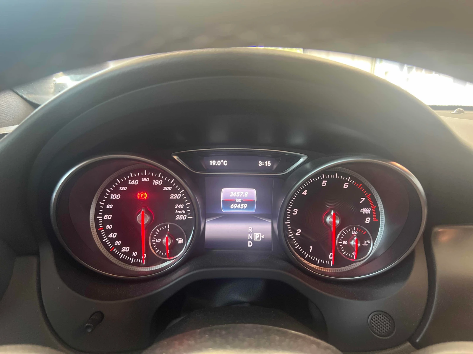 Mercedes-Benz CLA 250  * CARFAX * ОПЦИЯ ЗА ФИНАНСИРАНЕ, снимка 8 - Автомобили и джипове - 56156365