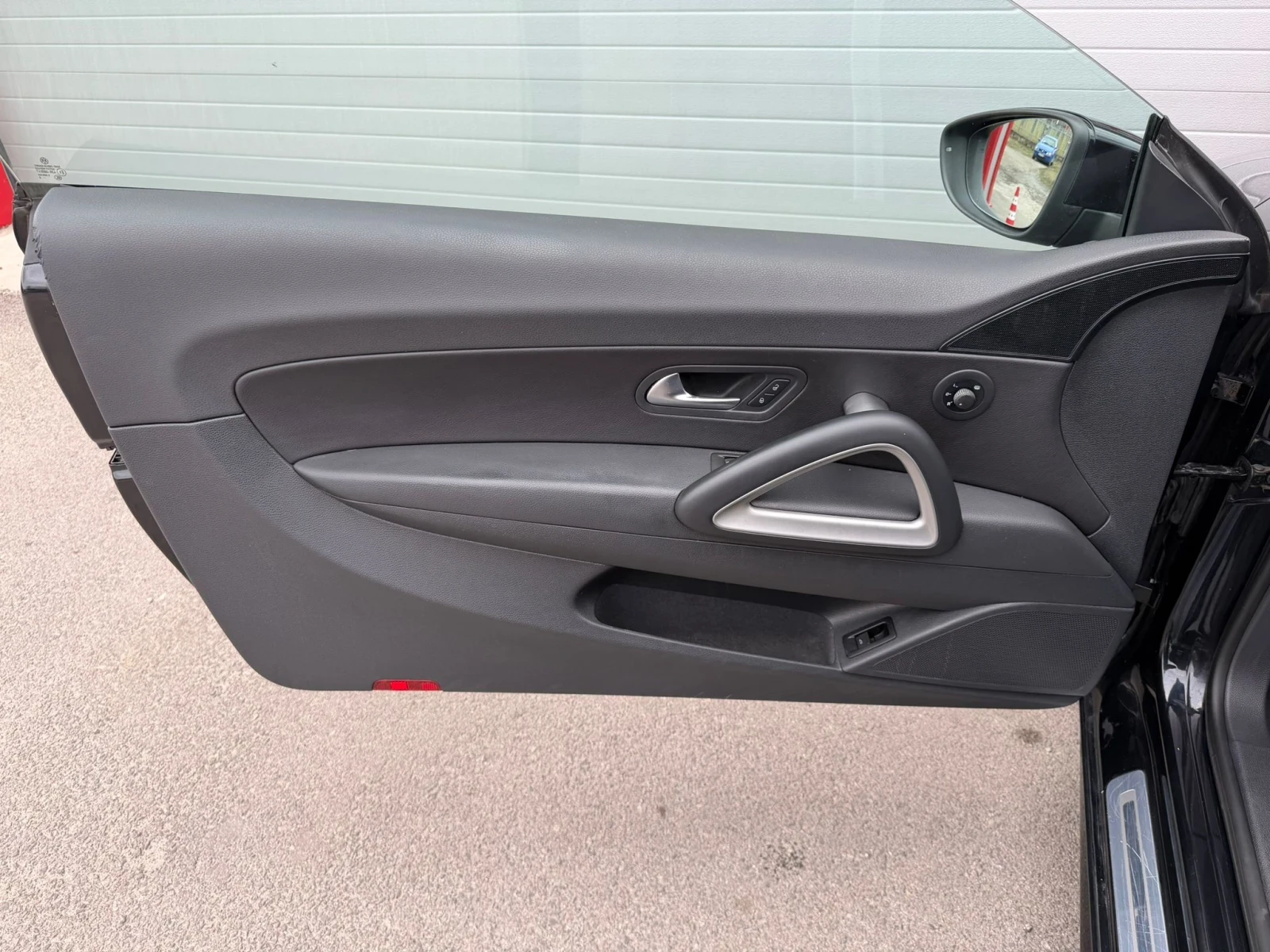 VW Scirocco 1.4I R-LINE KLIMATRONIK 6-SPEED EVRO 5A ЛИЗИНГ!!!, снимка 12 - Автомобили и джипове - 56433264