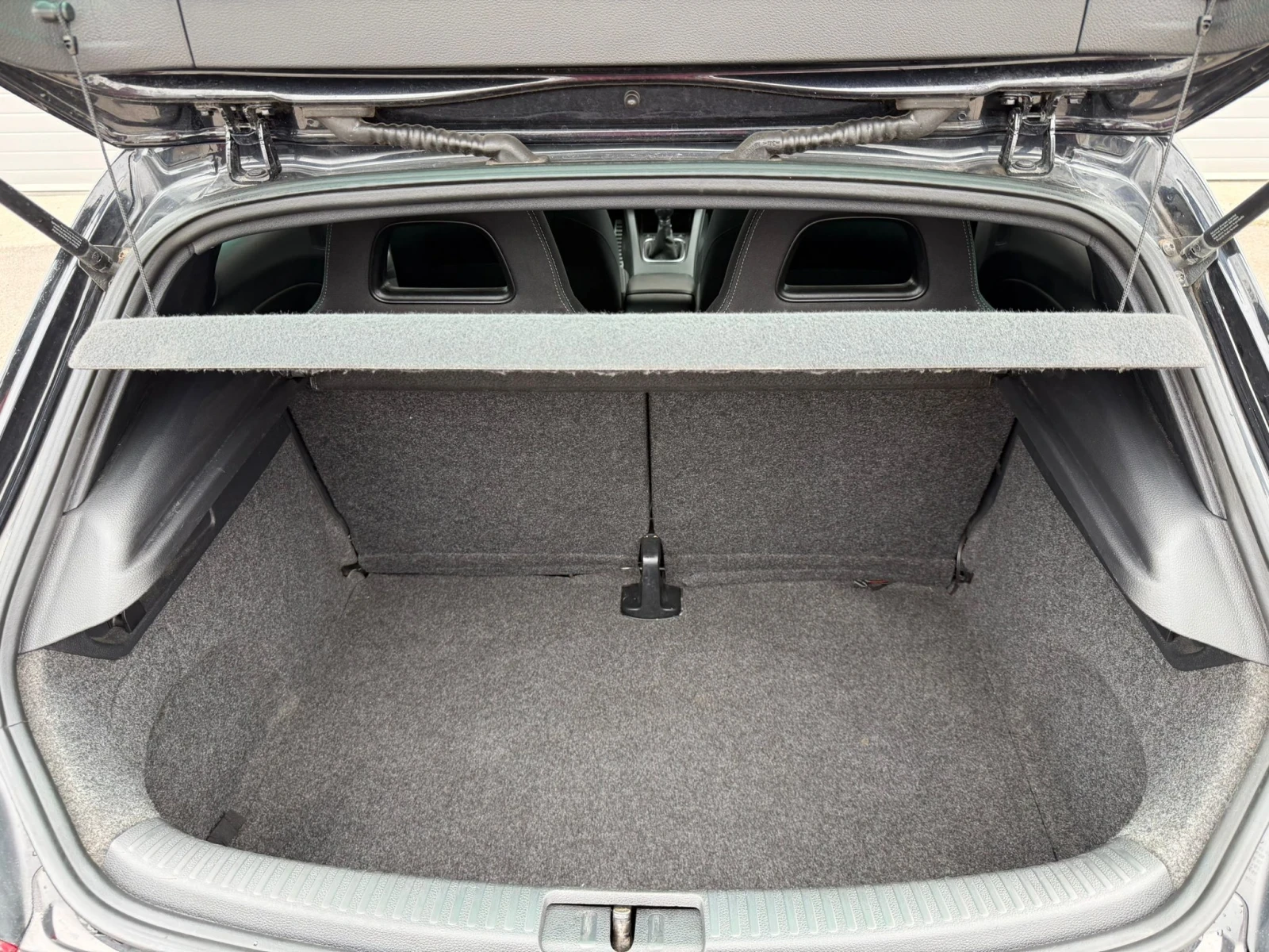 VW Scirocco 1.4I R-LINE KLIMATRONIK 6-SPEED EVRO 5A ЛИЗИНГ!!!, снимка 11 - Автомобили и джипове - 56433264