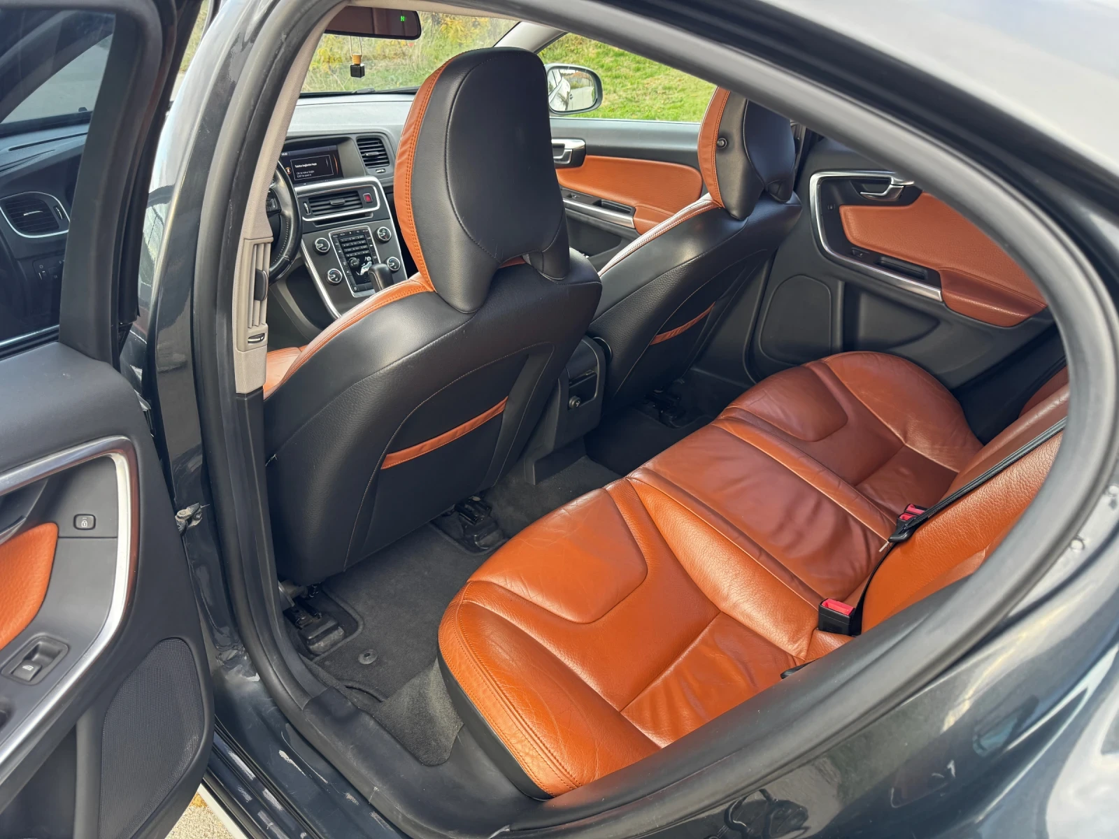 Volvo S60 2.5 T5, снимка 10 - Автомобили и джипове - 56673732