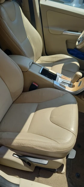 Volvo XC60 2.4cm 205ks.D5. AWD 4x4 PANORAMA AUTOMAT NAVI., снимка 13