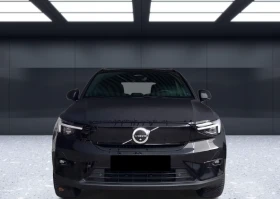 ������ Volvo XC40
