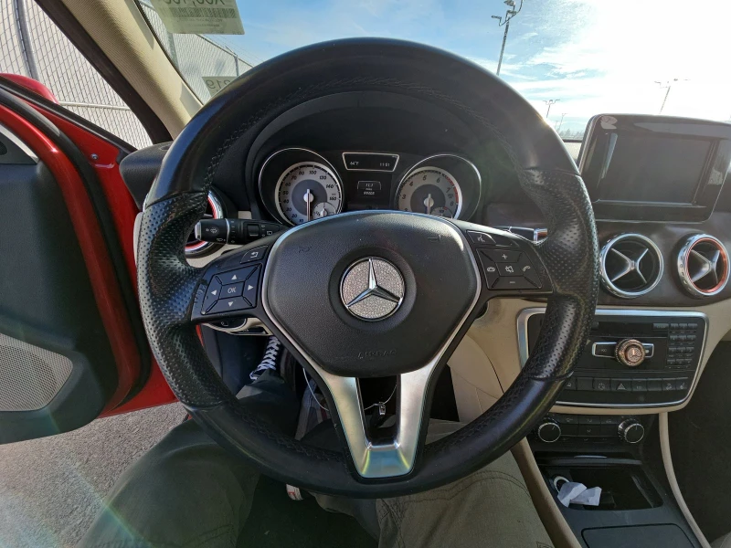 Mercedes-Benz GLA 250 4matic* Distronic* Пано* подгряване* Сл. на ленти, снимка 8 - Автомобили и джипове - 49544138