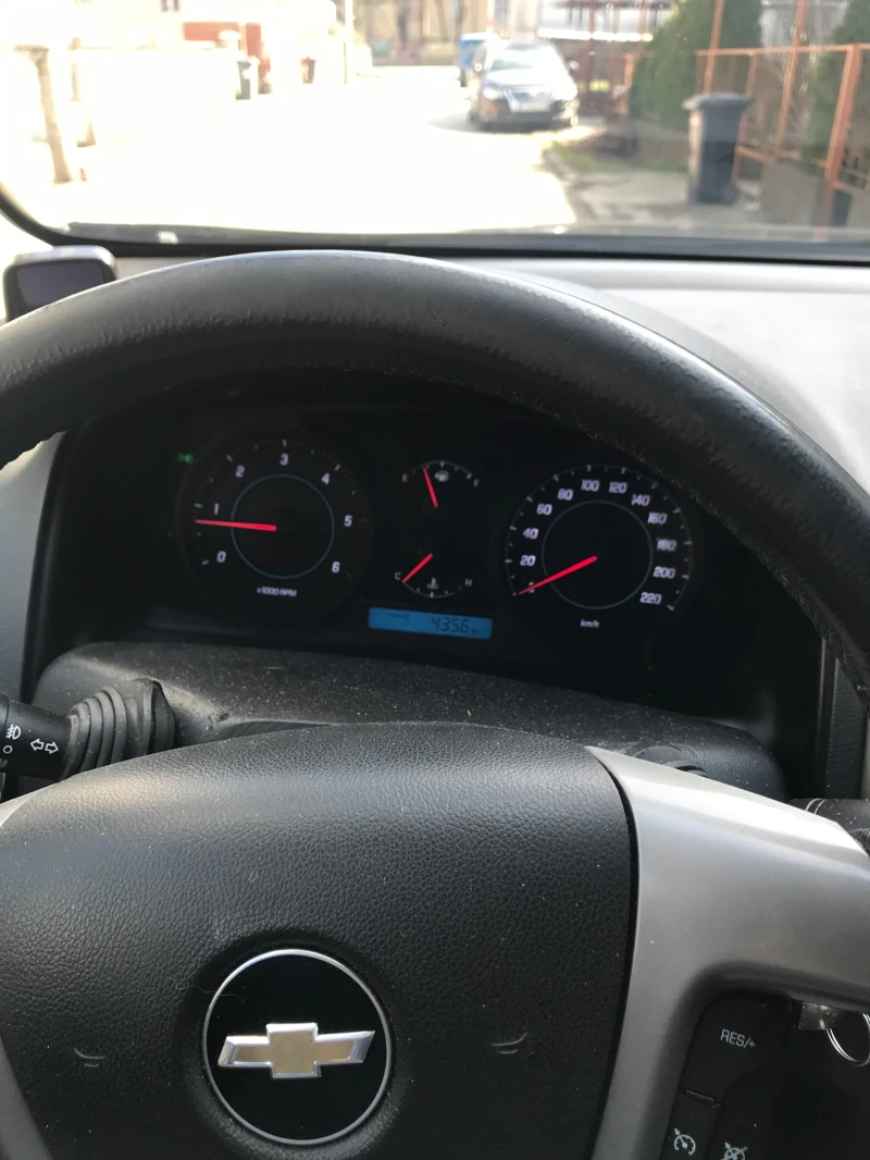 Chevrolet Captiva 2.2 CDTI, снимка 4 - Автомобили и джипове - 52582908