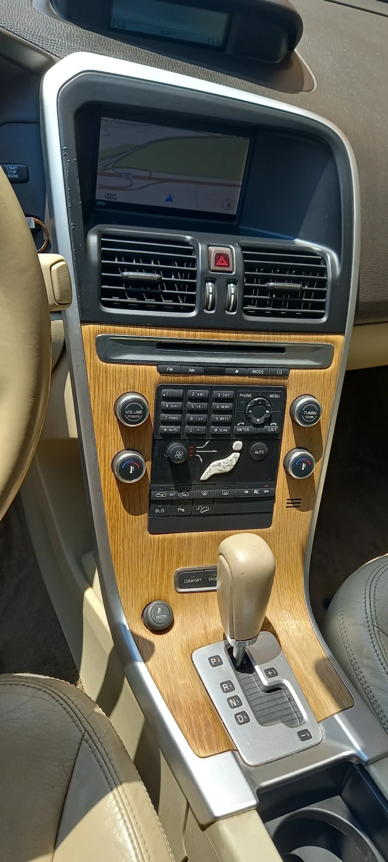 Volvo XC60 2.4cm 205ks AWD 4?4 DIESEL , снимка 8 - Автомобили и джипове - 52619730